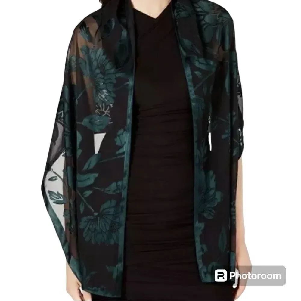 INC International Concepts Green/Black shawl NWT.